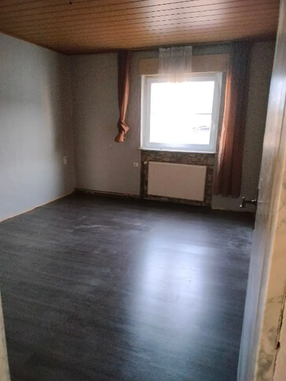 AM Dienstleistung - Vorher der Schlafzimmer Sanierung